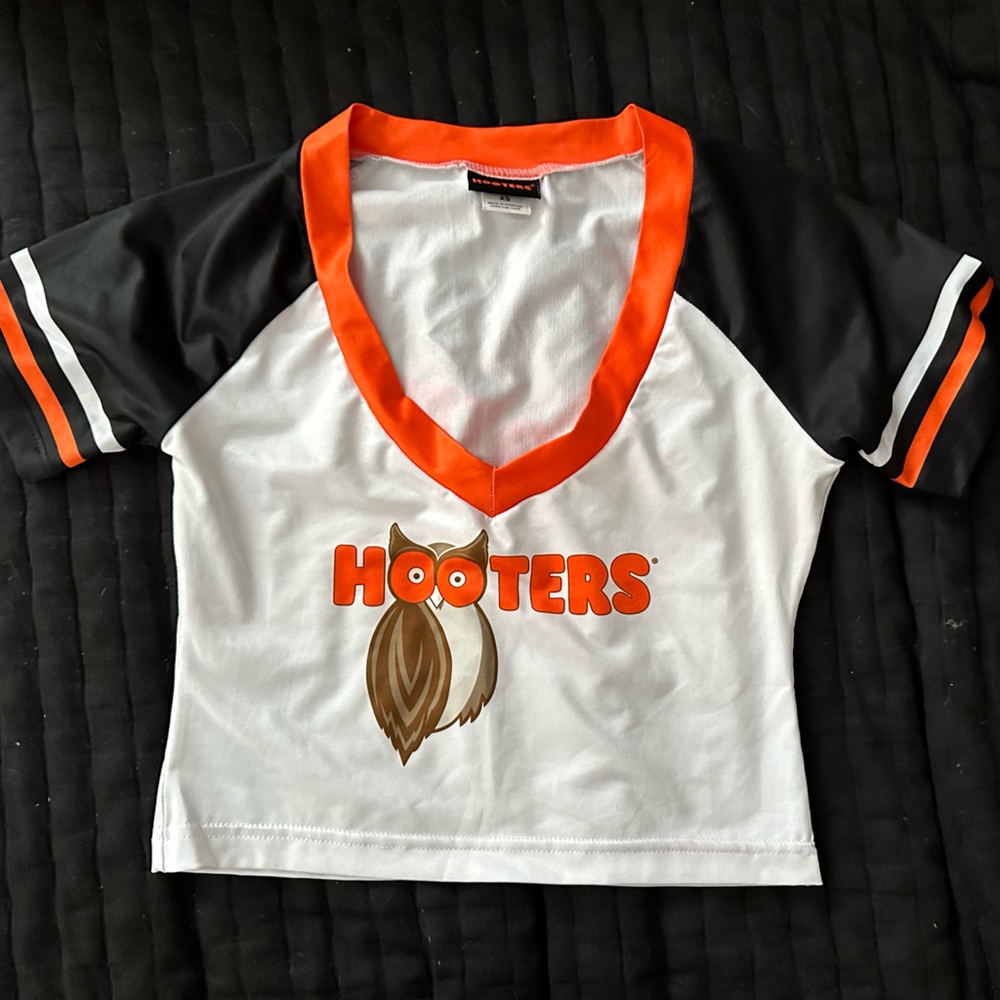 Hooters jersey